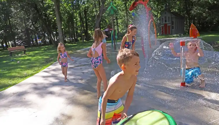 Plage St-Zotique - Eau Défi Parc Aquatique flottant