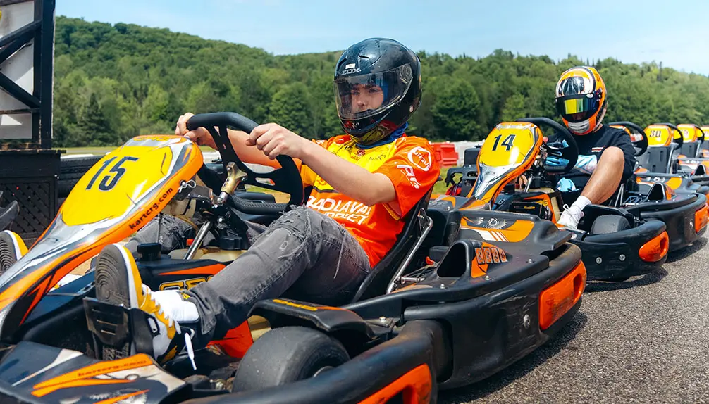 Académie TAG Karting -Préparez-vous à enfiler votre casque et à filer à toute vitesse