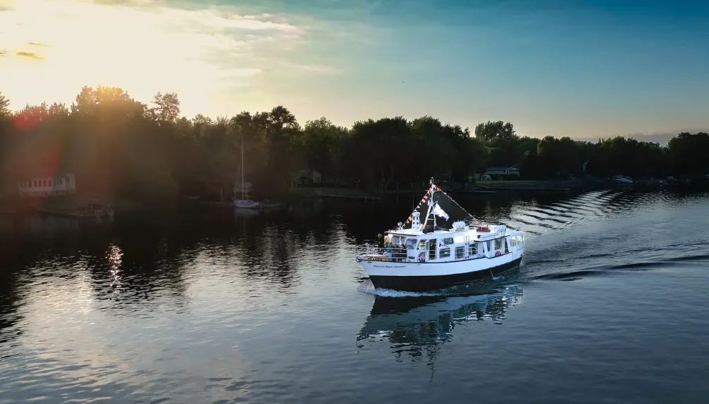 Croisières d'Iberville - Montez à bord, vivez l’instant qui restera!