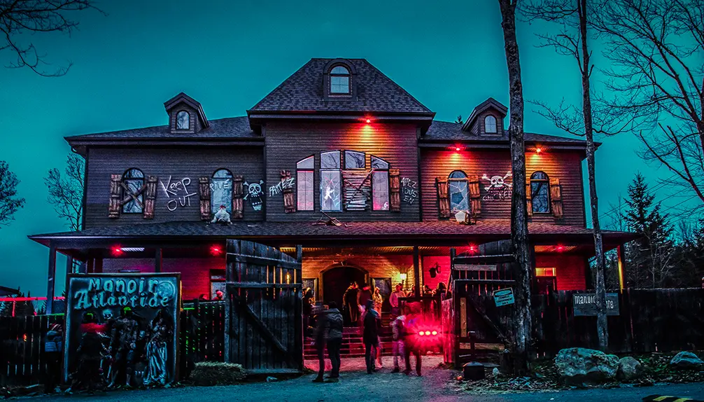 Zombies et frissons garantis au Complexe Atlantide !Zombies et frissons garantis au Complexe Atlantide !Zombies et frissons garantis au Complexe Atlantide !Zombies et frissons garantis au Complexe Atlantide !Zombies et frissons garantis au Complexe Atlantide !