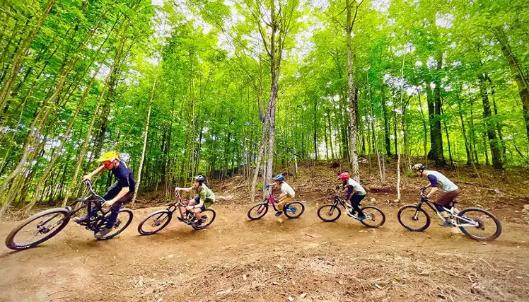 Le Centre Vorlage offre des parcours de vélo de montagne