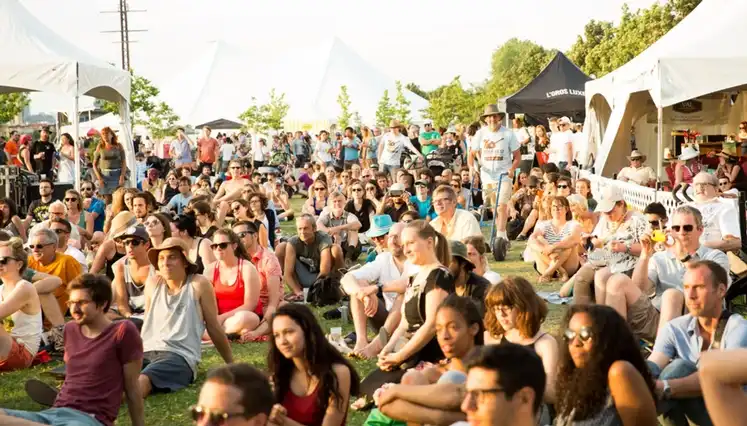 Profitez d'un spectacle relaxant au Folk Fest sur le Canal de Lachine