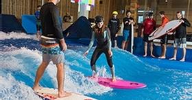 Oasis Surf Brossard - Surf intérieur Quartier DIX30